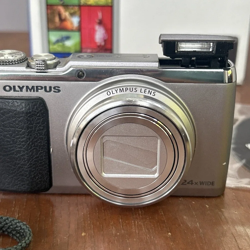 OLYMPUS STYLUS SH-50 16MP 24x Zoom Digital Camera silver Japan